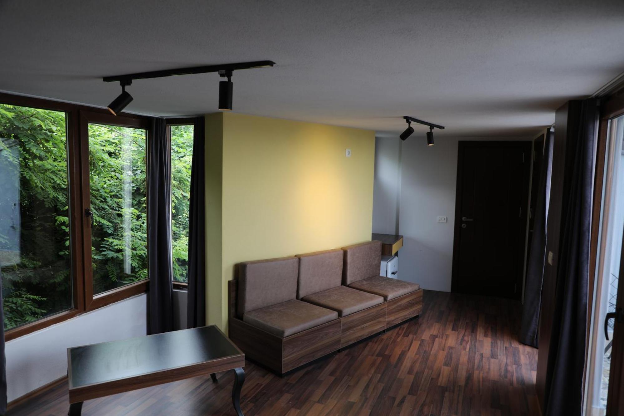 Hotel Hiserra 普里兹伦 外观 照片